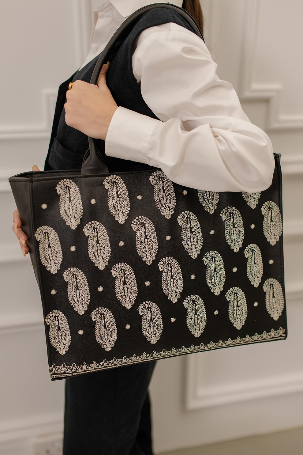 Zellbury Embroidery tote 01 - Black